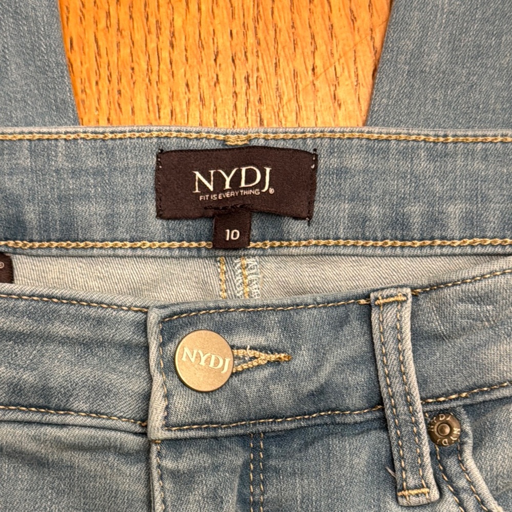 NYDJ Light Blue Straight Leg Cropped Jeans Size 10 - Picture 2 of 6